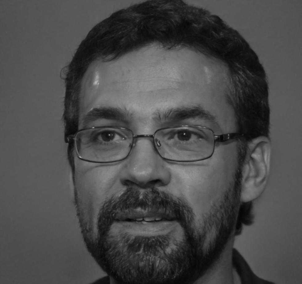 Retrato profesional de Sebastián Torres